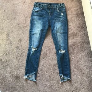 Distressed skinny jeans